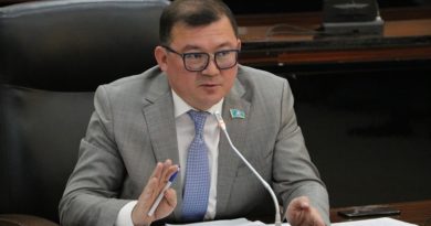 Оқушыларды моншада оқытқан директорды жұмыстан босатуды талап етемін Оқушыларды моншада оқытқан директорды жұмыстан босатуды талап етемін