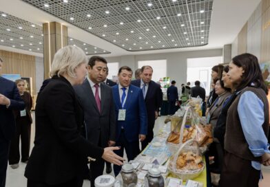 ҚР Ауыл шаруашылығы министрі Айдарбек Сапаровқа Қазақстандағы тұңғыш агротехнопарк таныстырылды ҚР Ауыл шаруашылығы министрі Айдарбек Сапаровқа Қазақстандағы тұңғыш агротехнопарк таныстырылды