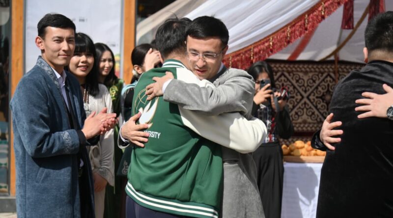 КӨРІСУ МЕРЕКЕСІ ЖАСТАРДЫҢ БАСЫН ҚОСТЫ