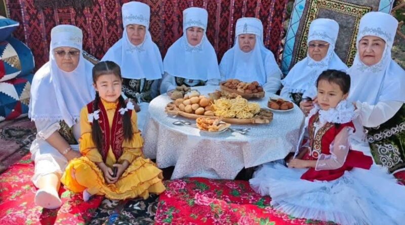 САУРАНДА «ДӘСТҮР СӨЙЛЕЙДІ, ҰРПАҚ ЖАЛҒАЙДЫ» АТТЫ ТАҒЫЛЫМДЫ ІС-ШАРА ӨТТІ САУРАНДА «ДӘСТҮР СӨЙЛЕЙДІ, ҰРПАҚ ЖАЛҒАЙДЫ» АТТЫ ТАҒЫЛЫМДЫ ІС-ШАРА ӨТТІ